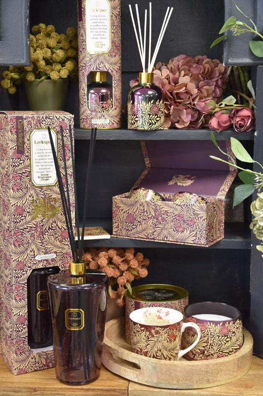 LARKSPUR – Ilmkerti Cassis 13x9cm.