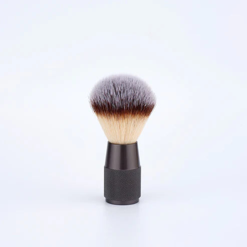 Chad grooming Vellum Rakbursti
